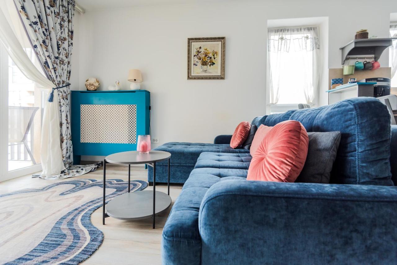 Lovely Chic Studio, On A Beautiful Promenade Apartment Brasov Luaran gambar